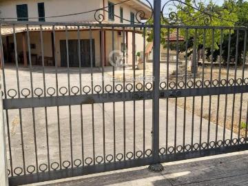 Case e ville in vendita di 190 m² in Strada Provinciale 63