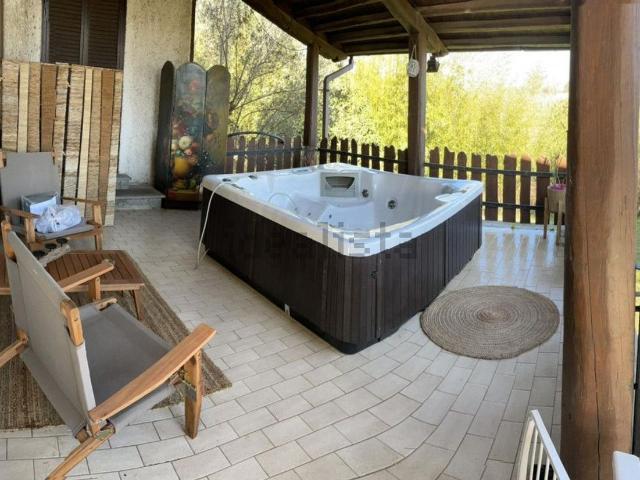 Case e ville in vendita di 190 m² in Strada Tuscanese