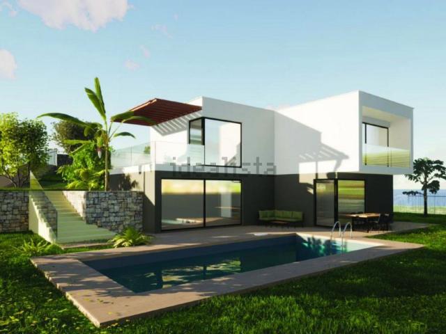 Case e ville in vendita di 190 m² in Strada Vallegrande