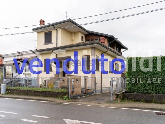 Case e ville in vendita di 191 m² in Via Cagnola, 69