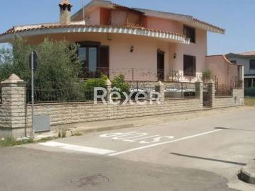 Case e ville in vendita di 191 m² in Via Campidano