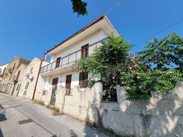 Case e ville in vendita di 191 m² in Via del Mandorlo