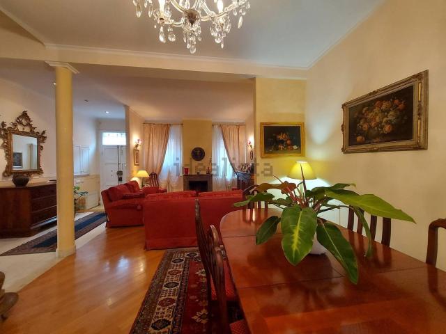 Case e ville in vendita di 191 m² in Via della Grotta