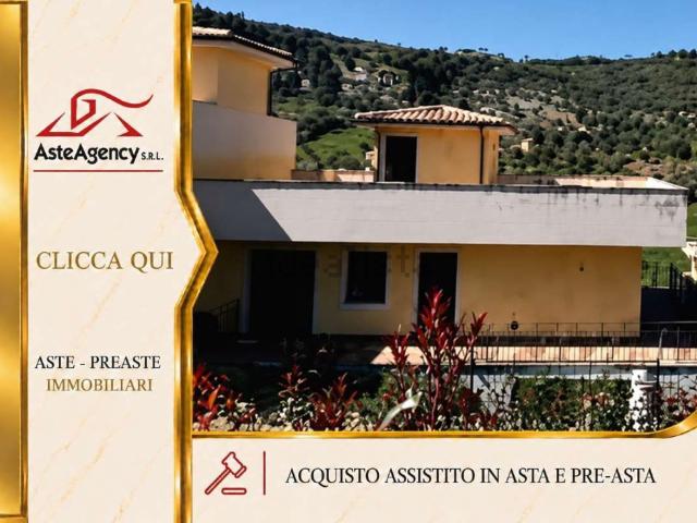 Case e ville in vendita di 191 m² in Via Franco Alfano