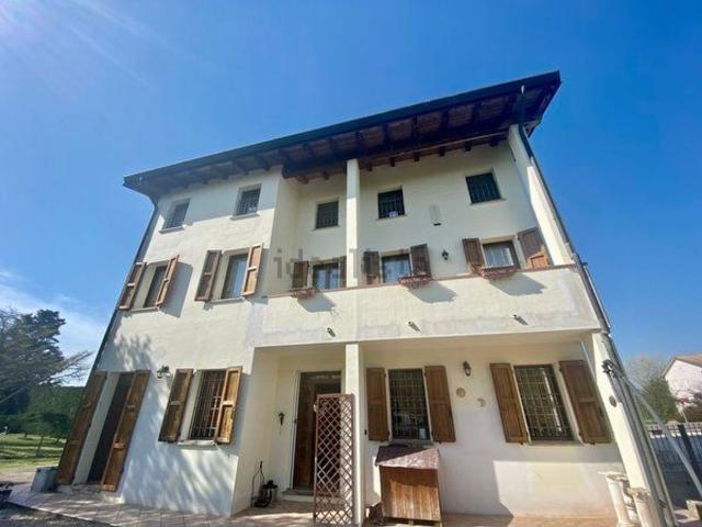 Case e ville in vendita di 191 m² in Via Provinciale