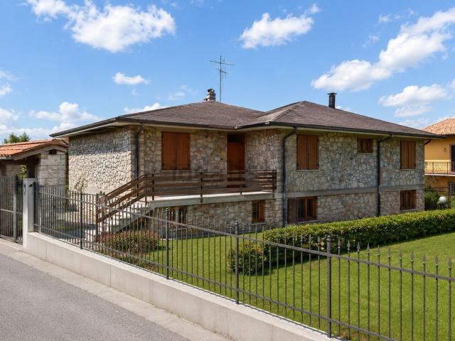 Case e ville in vendita di 192 m²