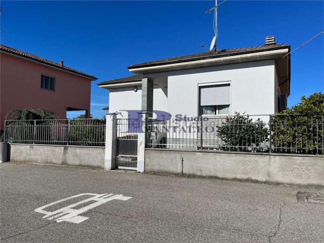 Case e ville in vendita di 192 m² in Via Carlo Maria Maggi