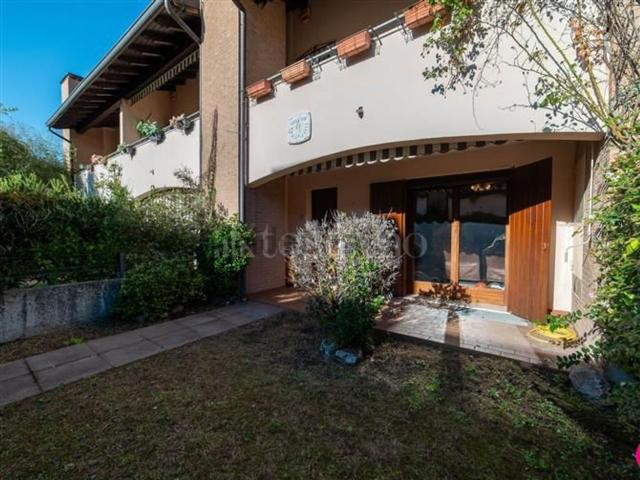 Case e ville in vendita di 192 m² in Via A. Benedetti