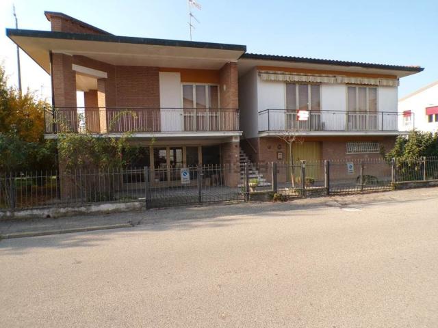Case e ville in vendita di 192 m² in Via Antonio Gramsci, 5