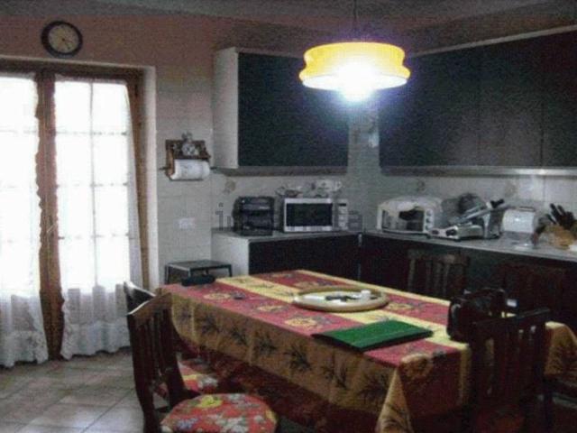 Case e ville in vendita di 192 m² in Via Assunta