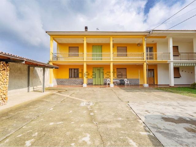 Case e ville in vendita di 192 m² in Via Giosue Carducci, 20