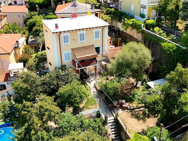 Case e ville in vendita di 192 m² in Via dei Cordaroli, 37