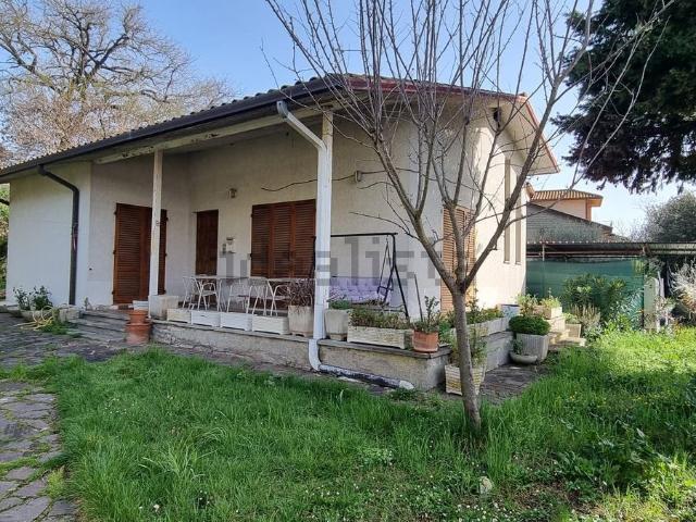 Case e ville in vendita di 192 m² in Via XXIV Maggio, 7