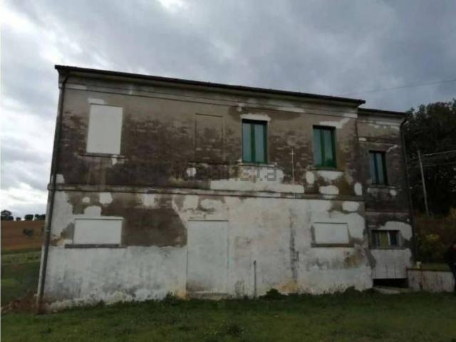 Case e ville in vendita di 192 m² in Contrada San Domenico, 39
