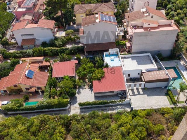 Case e ville in vendita di 193 m² in Via Brasca, 9