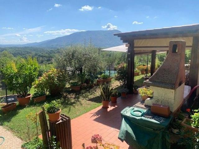 Case e ville in vendita di 193 m² in Via dei Boschi