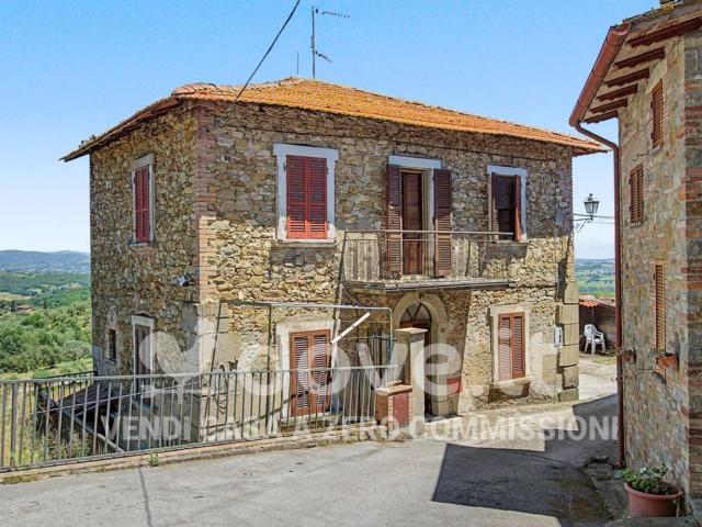 Case e ville in vendita di 193 m² in Via delle Puglie, 33