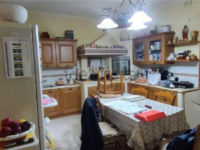 Case e ville in vendita di 193 m² in Via Salvo D&apos Acquisto