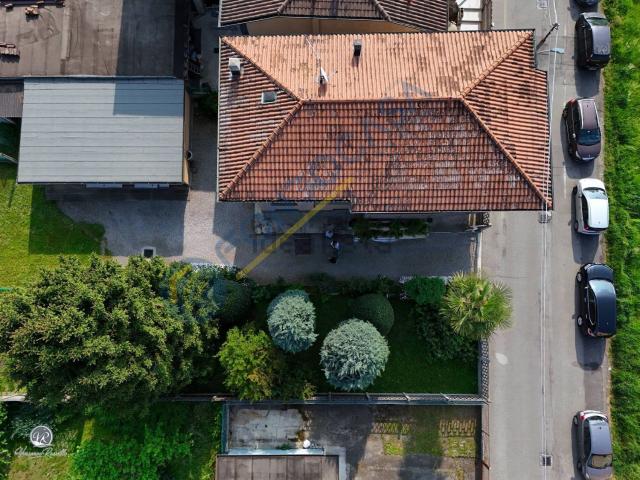 Case e ville in vendita di 193 m² in Via Salvo d&apos Acquisto, 5