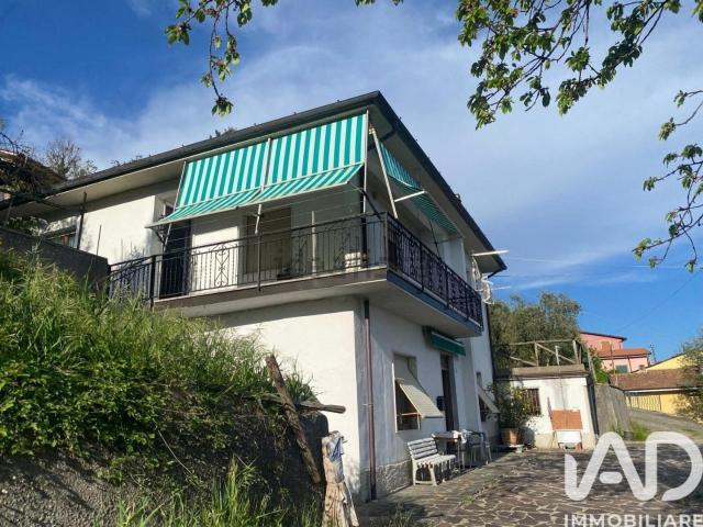Case e ville in vendita di 193 m² in Strada Provinciale 566