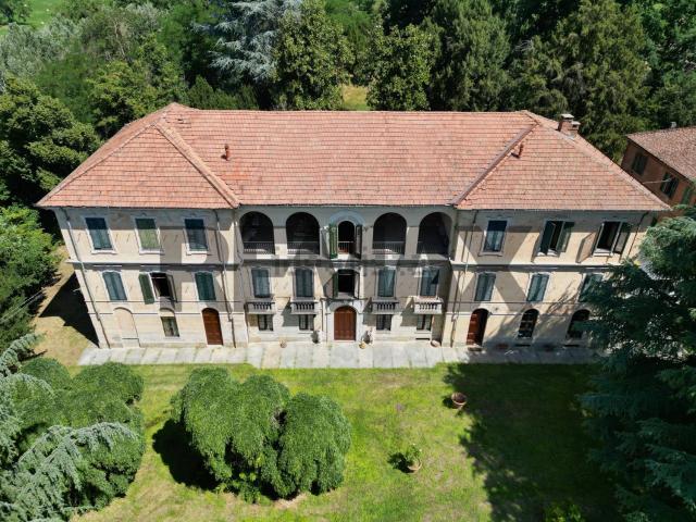 Case e ville in vendita di 1940 m² in Località Rilate, 12