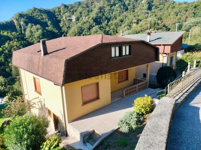 Case e ville in vendita di 194 m²