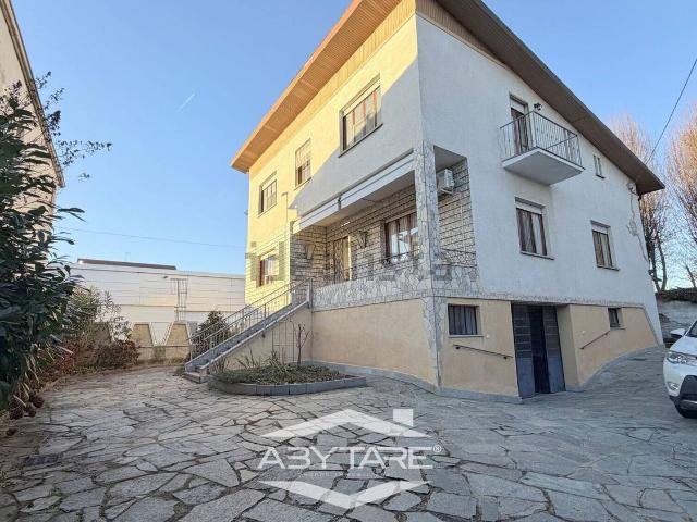 Case e ville in vendita di 194 m² in Via F. Salotto, 1