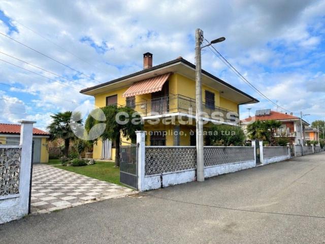 Case e ville in vendita di 194 m² in Via Francesco Garrone, 14