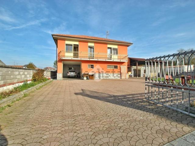 Case e ville in vendita di 194 m² in Via Sant&apos  Anna, 47