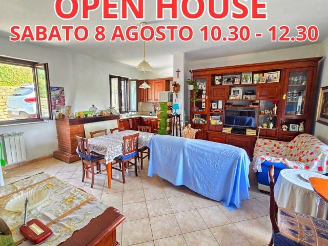 Case e ville in vendita di 194 m² in Via Redina Pennacchi, 54