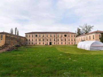 Case e ville in vendita di 1957 m² in Via Cavour