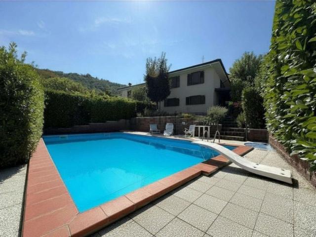 Case e ville in vendita di 195 m²