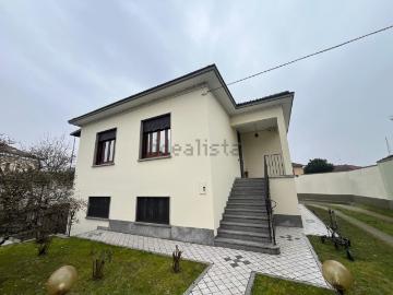 Case e ville in vendita di 195 m² in Via Cilavegna