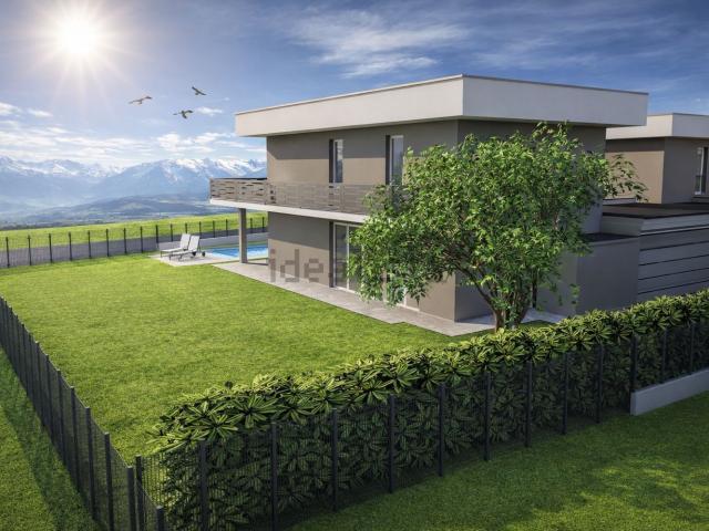 Case e ville in vendita di 195 m² in Via Alzate, 6
