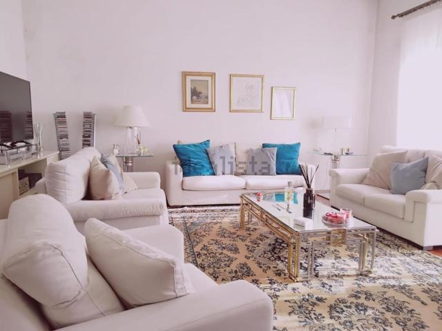Case e ville in vendita di 195 m² in Via delle Masse