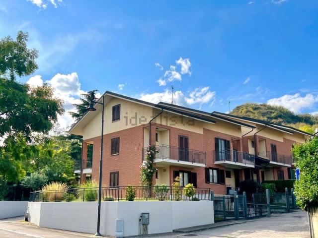 Case e ville in vendita di 195 m² in Via Monte Pirchiriano, 14