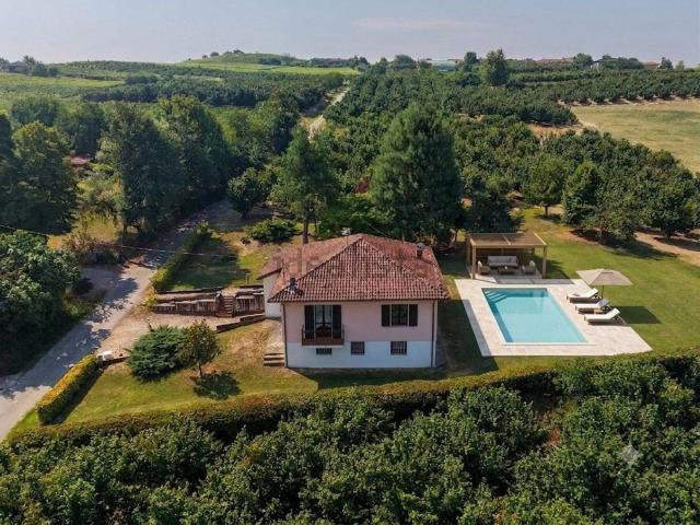 Case e ville in vendita di 195 m² in Via Serracapelli