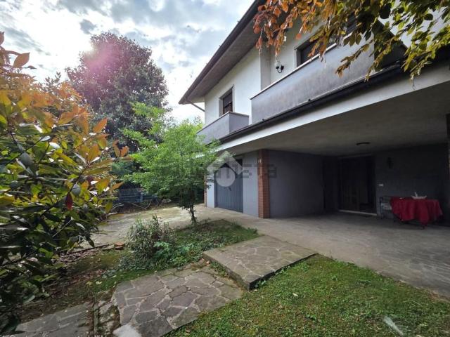 Case e ville in vendita di 195 m² in Via Pradocchi, 10