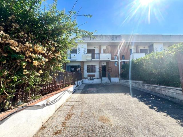 Case e ville in vendita di 195 m² in Via Trepiccioni
