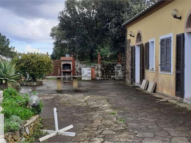 Case e ville in vendita di 195 m² in Località Naregno