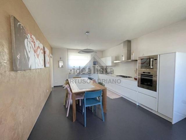 Case e ville in vendita di 196 m²