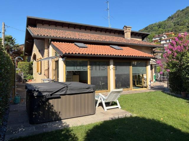 Case e ville in vendita di 196 m²