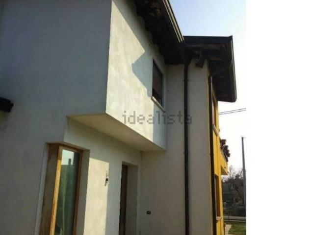 Case e ville in vendita di 196 m² in Via Sile, 56