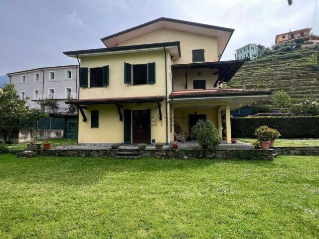 Case e ville in vendita di 197 m²