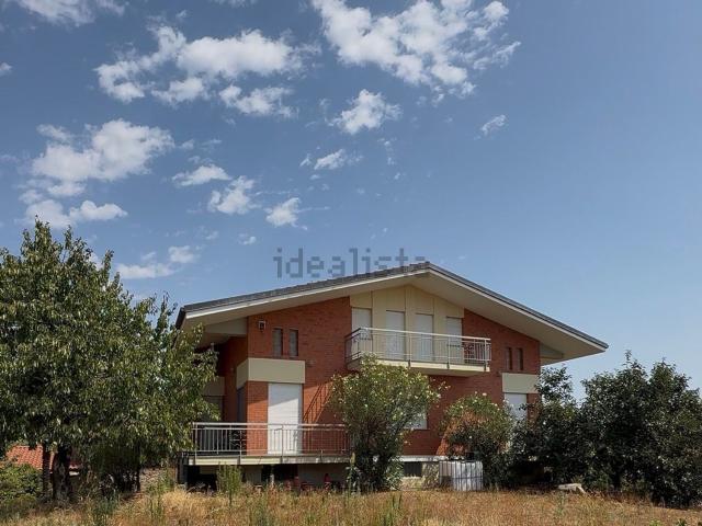 Case e ville in vendita di 197 m² in Via Giuseppe Garibaldi, 5