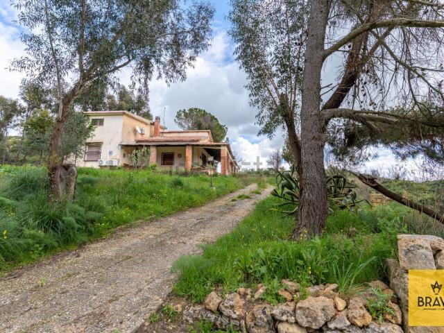 Case e ville in vendita di 197 m² in Via Giacheria