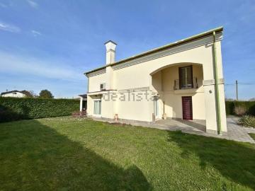 Case e ville in vendita di 197 m² in Via del Molino