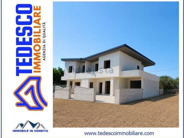 Case e ville in vendita di 197 m² in Via Monterone