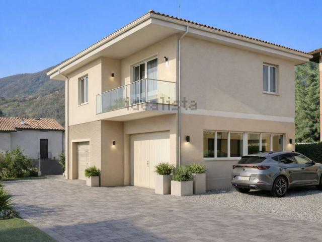 Case e ville in vendita di 197 m² in Via San Pietro, 63