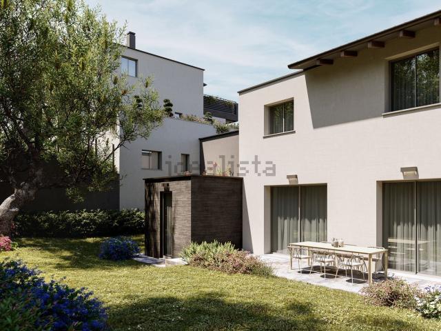 Case e ville in vendita di 197 m² in Via Sandro Pertini